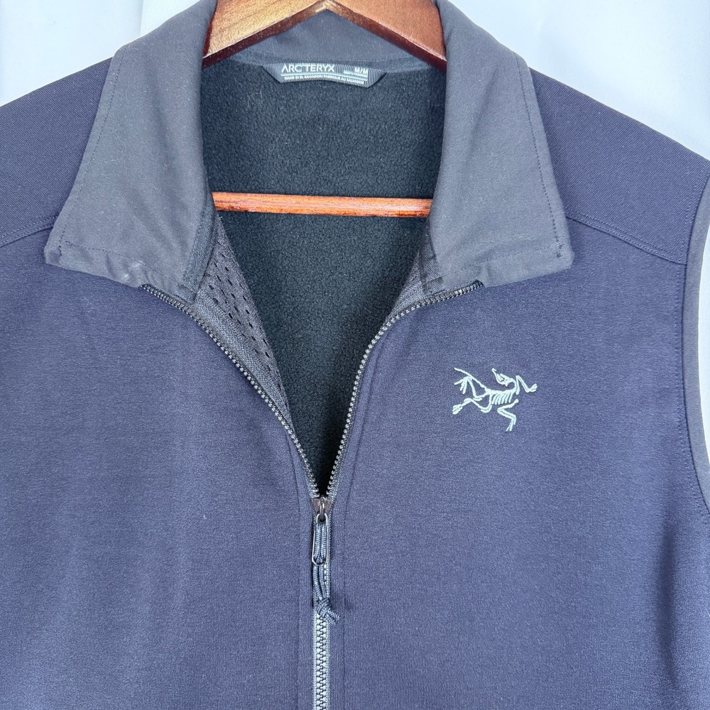 Arcteryx Mens Full Zip Fleece Vest Black Softshell Layering Size Medium 940